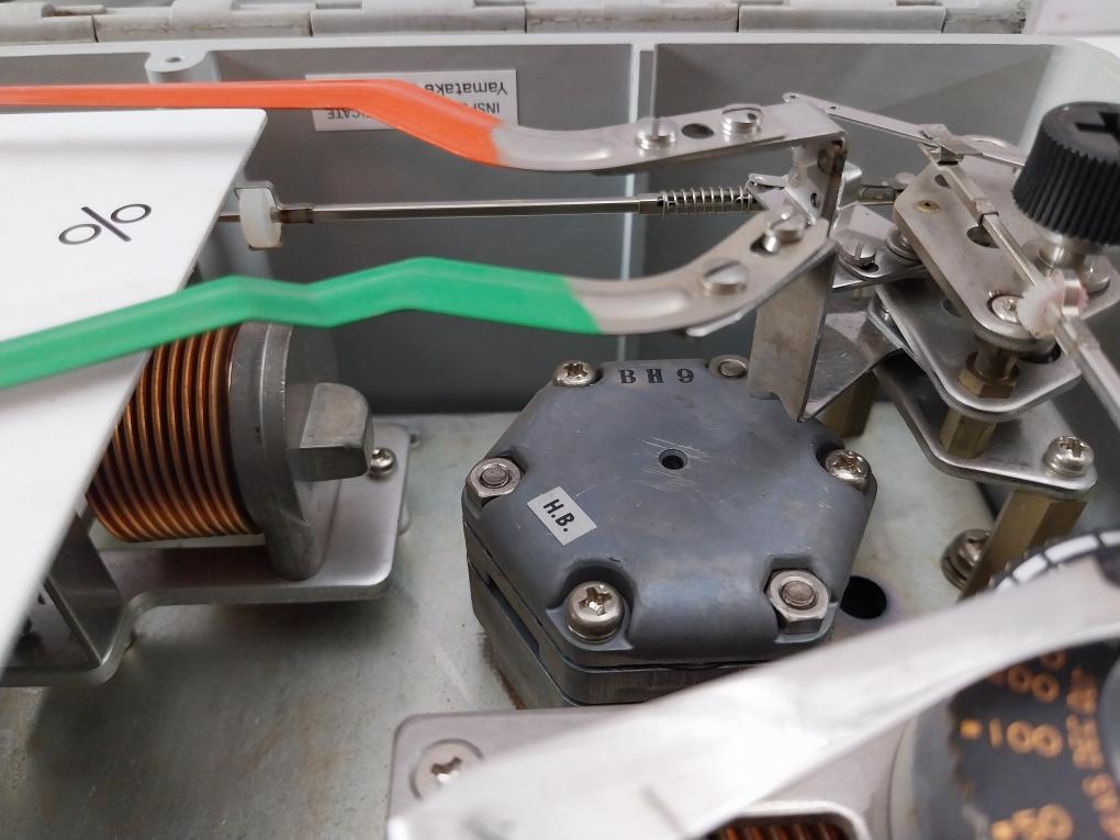 Yamatake Kgpa12-03821A1S-g Pressure Indicating Controller R-94899-41-032