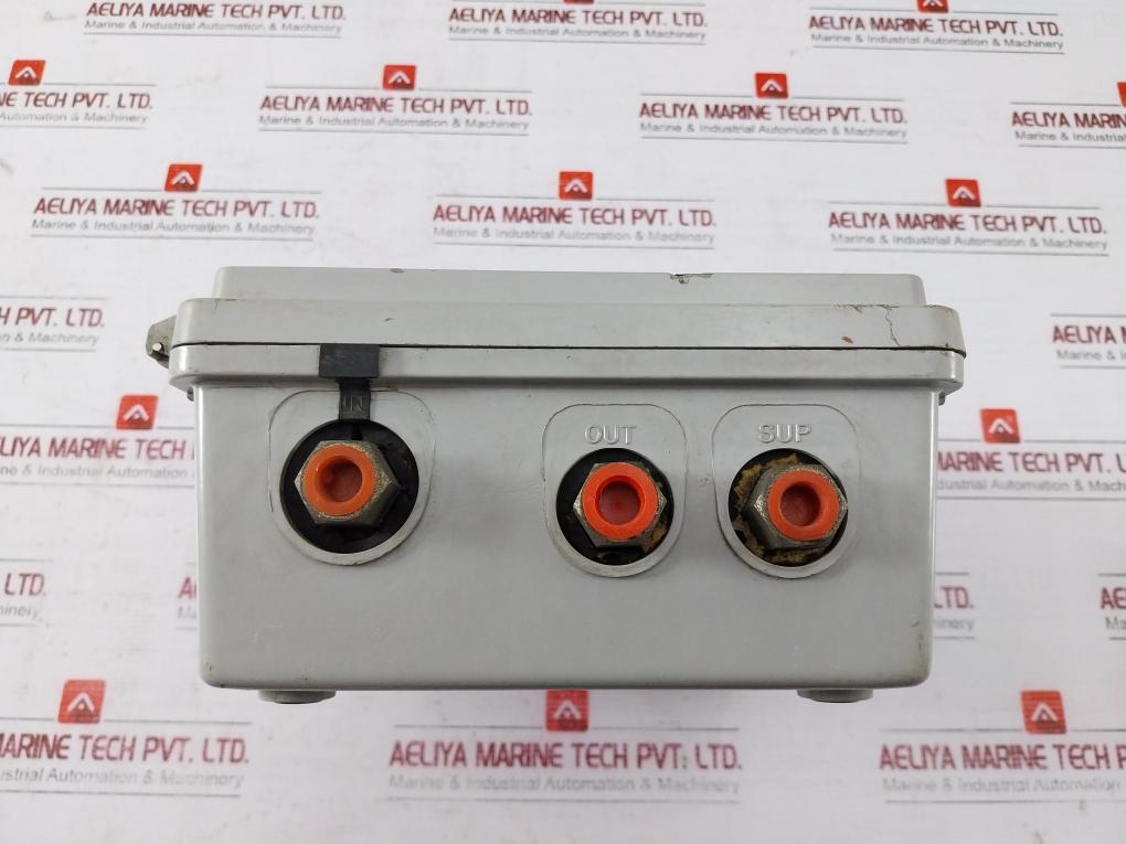 Yamatake Kgpa12-03821A1S-g Pressure Indicating Controller R-94899-41-032