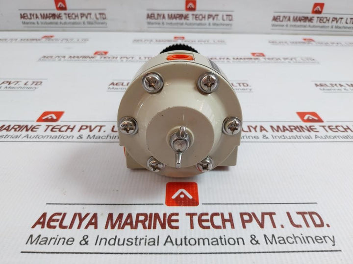 Yamatake Pneumatic Pressure Regulator 140Kpa Part No Kz03-1A