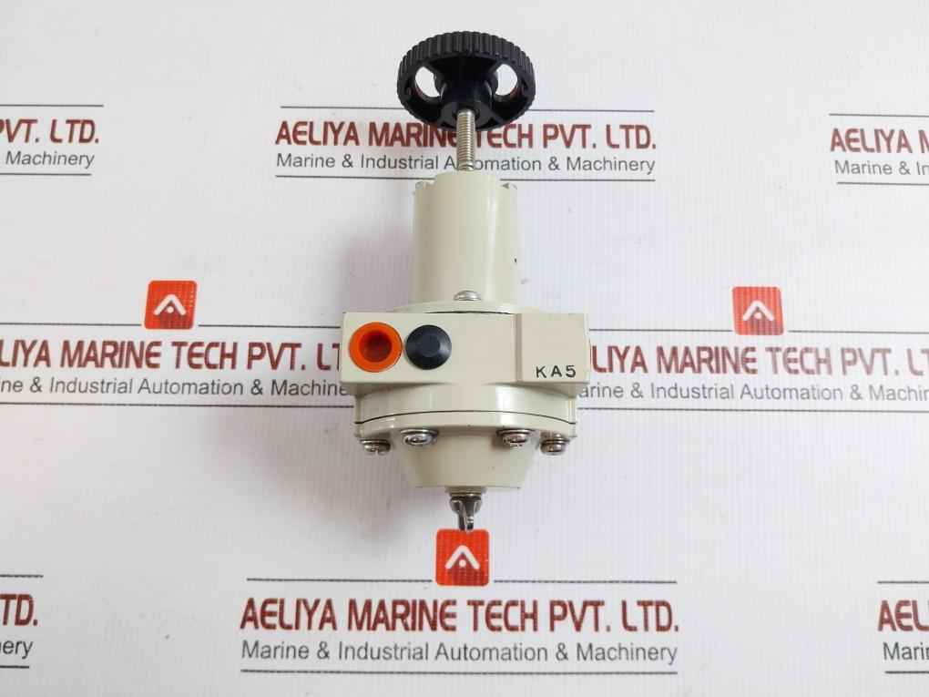 Yamatake Pneumatic Pressure Regulator 140Kpa Part No Kz03-1A