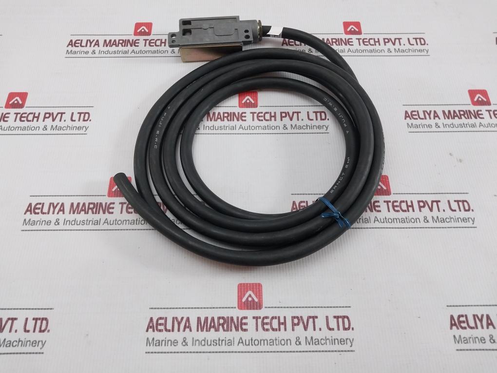 Yamatake Bzln-10-rh-j Micro Switch 15A-125, 250 Or 480Vac 3 Meter
