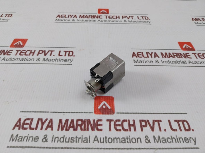 Yamatake Honeywell 2C-l1Aa Micro Switch