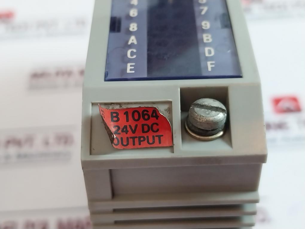 YASKAWA ELECTRIC B1064 Input/Output Module EG 99113 24 VDC