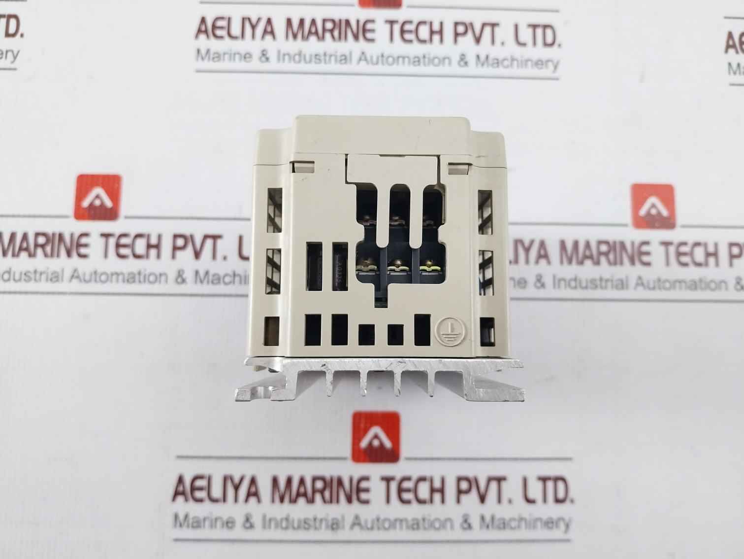 Yaskawa Electric Cimr-j7Aa20P1 3 Phase Vfd Inverter Drive 200-230V 50/60Hz 1.1A