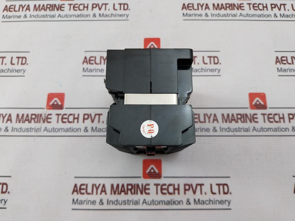 Yaskawa Electric Hc-10E2 Magnetic Contactor 100-110V 50/60Hz