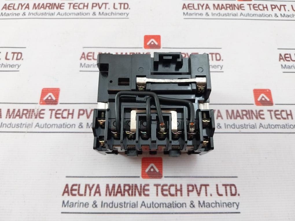 Yaskawa Electric Hc-10E2 Magnetic Contactor 100-110V 50/60Hz