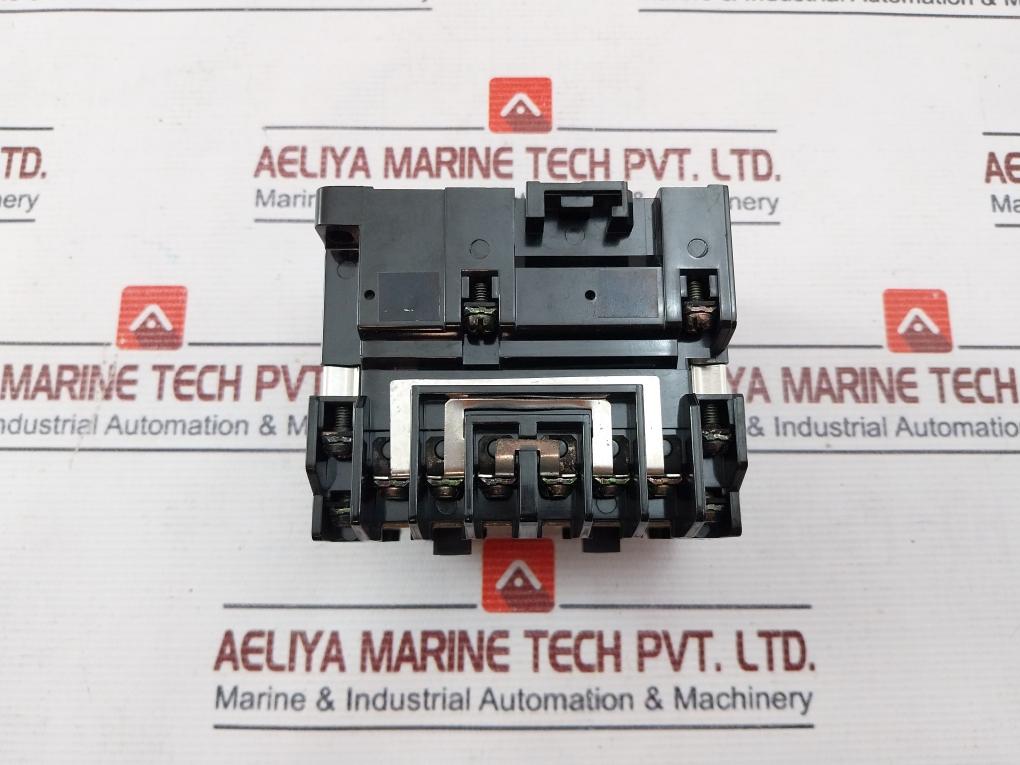 Yaskawa Electric Hc-10E2 Magnetic Contactor 100-110V 50/60Hz