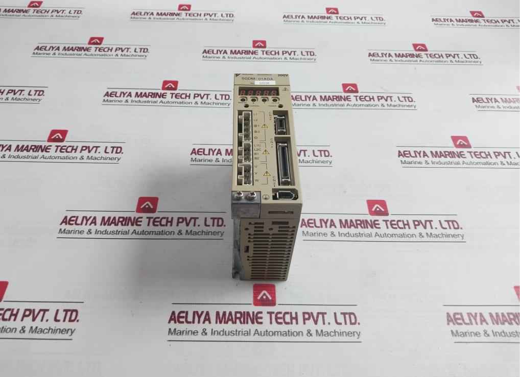 Yaskawa Electric Sgdm-01 Ada Servo Amplifier 0.91A 0.1Kw 0-55°C Not Working