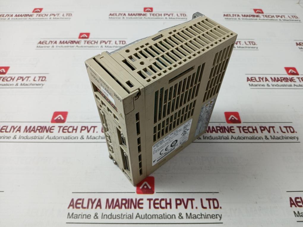 Yaskawa Electric Sgdm-01Ada Servo Amplifier 1Ph 200-230V 50/60Hz 2A