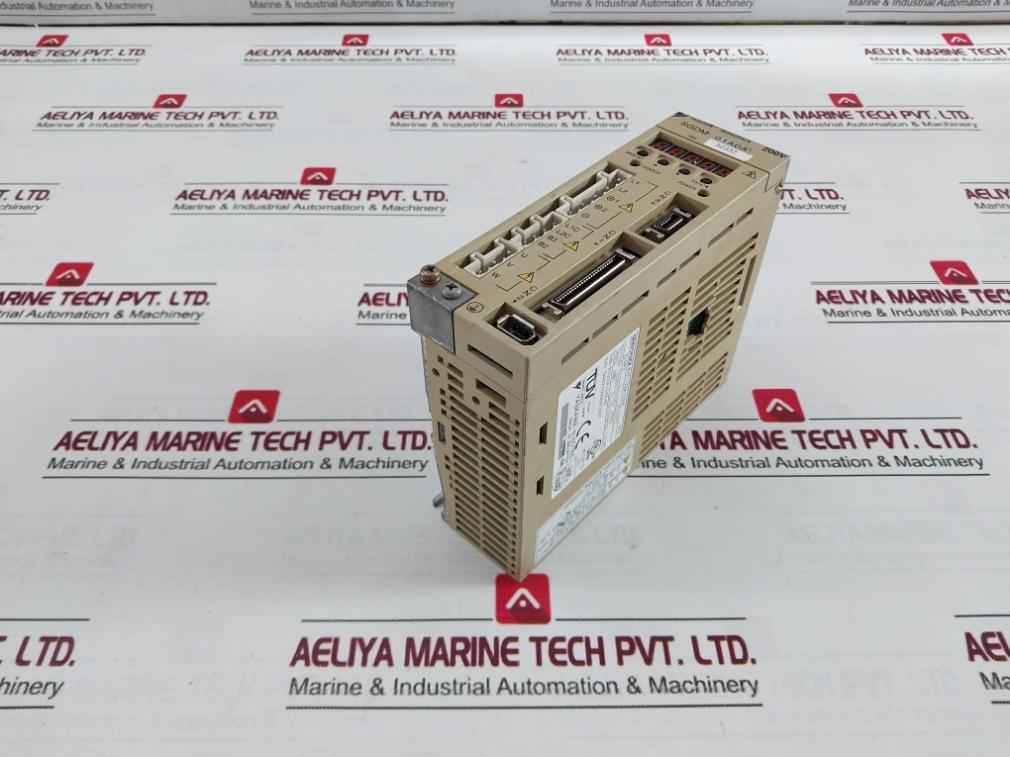 Yaskawa Electric Sgdm-01Ada Servo Drive 200-230V 50/60Hz 50332 (Not Working)