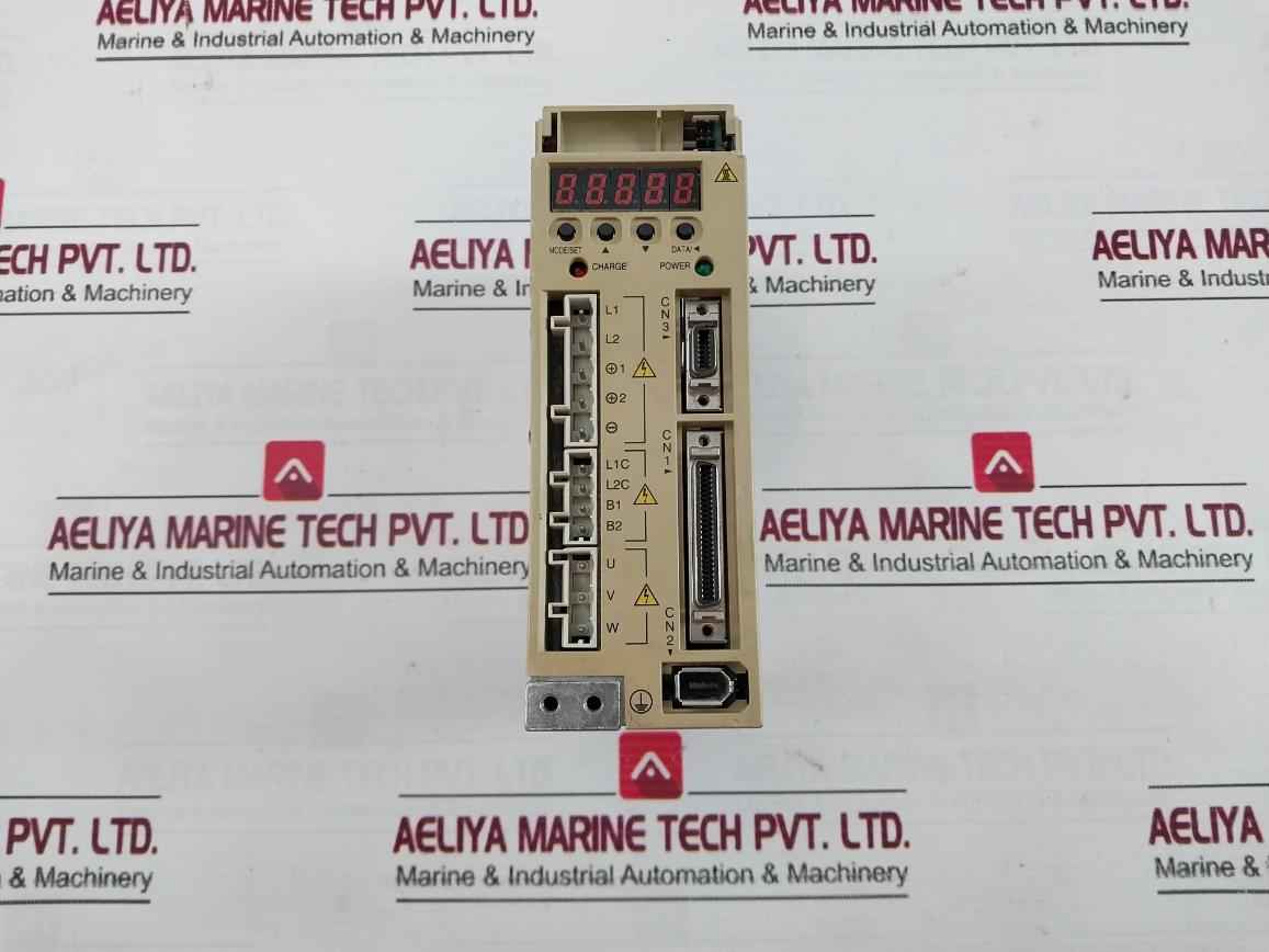 Yaskawa Electric Sgdm-01Ada Servo Pack 3Ph 0-230V 0-300Hz (Not Working)