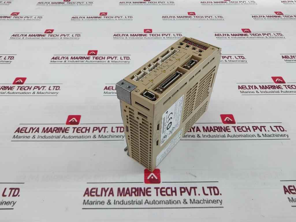 Yaskawa Electric Sgdm-01Ada Servo Pack 3Ph 0-230V 0-300Hz (Not Working)
