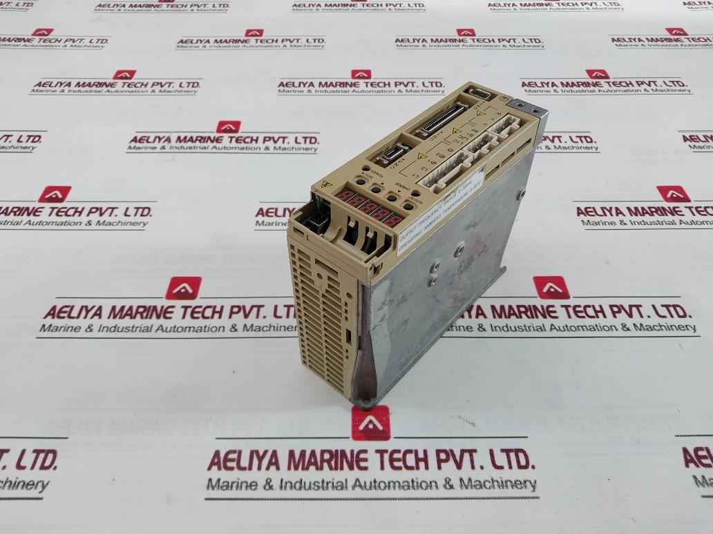 Yaskawa Electric Sgdm-01Ada Servo Pack 3Ph 0-230V 0-300Hz (Not Working)
