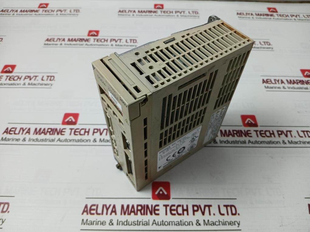 Yaskawa Electric Sgdm-02Ada Servopack 3Ph 0-230V 0-300Hz (Not Working)