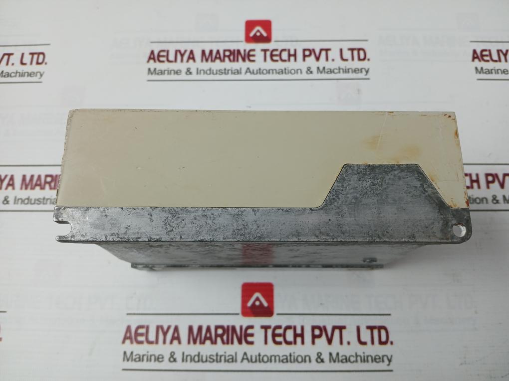 Yaskawa Electric Sgdm-02Ada Servopack 3Ph 0-230V 0-300Hz (Not Working)