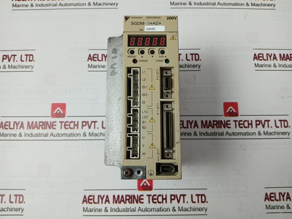 Yaskawa Electric Sgdm-04Ada Servo Drive 3Ph 0-230V 0-300Hz 2.8A 0.40Kw