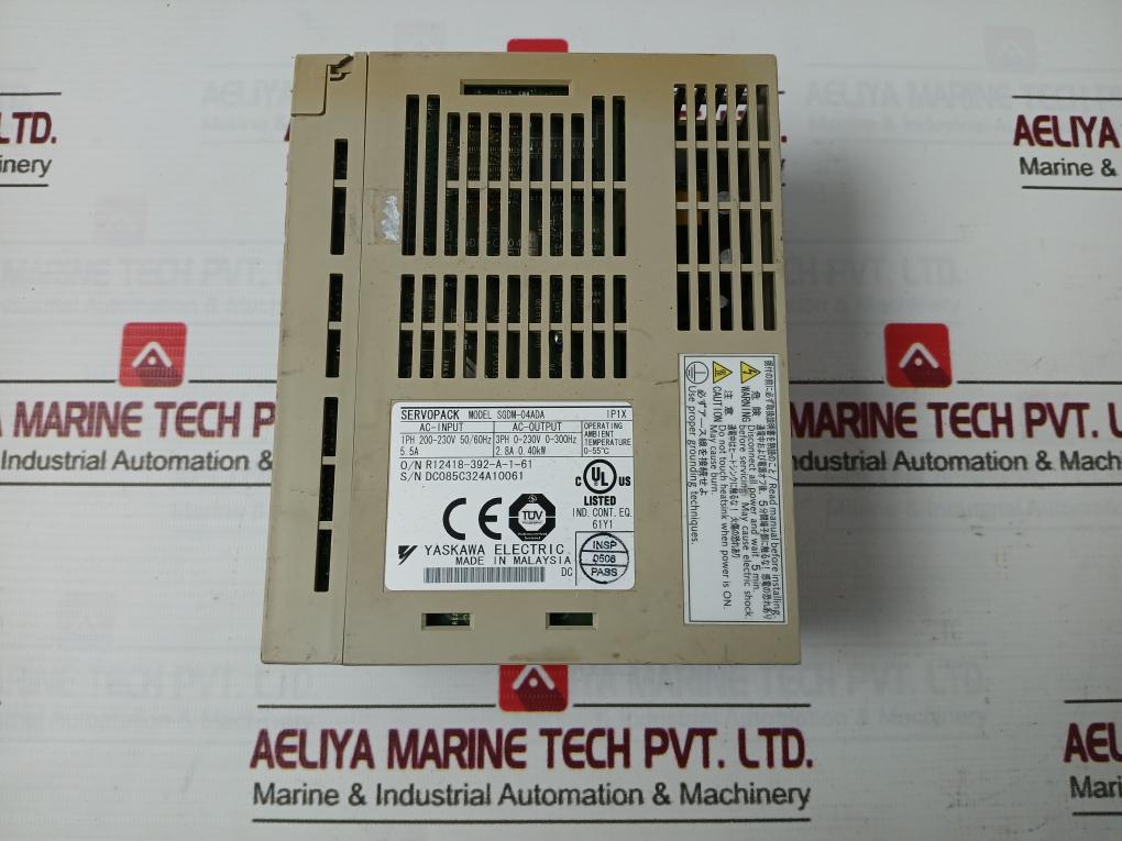 Yaskawa Electric Sgdm-04Ada Servo Drive 3Ph 0-230V 0-300Hz 2.8A 0.40Kw