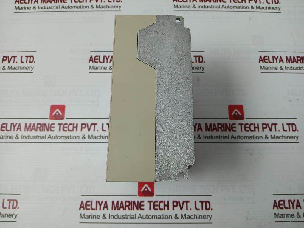 Yaskawa Electric Sgdm-04Ada Servo Drive 3Ph 0-230V 0-300Hz 2.8A 0.40Kw