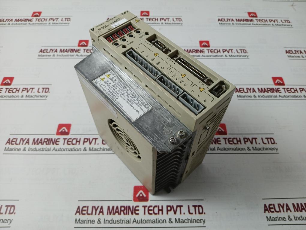 Yaskawa Electric Sgdm-10Ada Ac Servo Drive 3Ph 200-230V 50/60Hz 7A