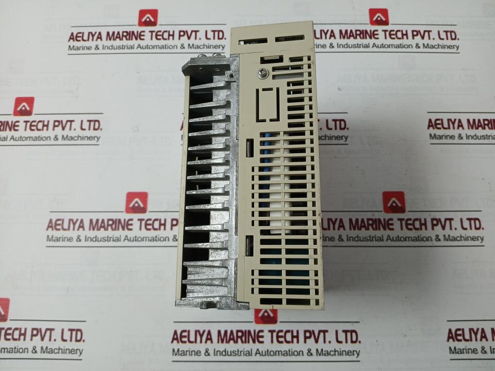 Yaskawa Electric Sgdm-10Ada Ac Servo Drive 3Ph 200-230V 50/60Hz 7A