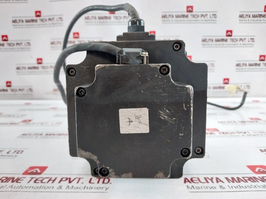 Yaskawa Electric Sgmp-08Awyr33 Ac Servo Motor H2A2 W 750 V 200 A 4.1