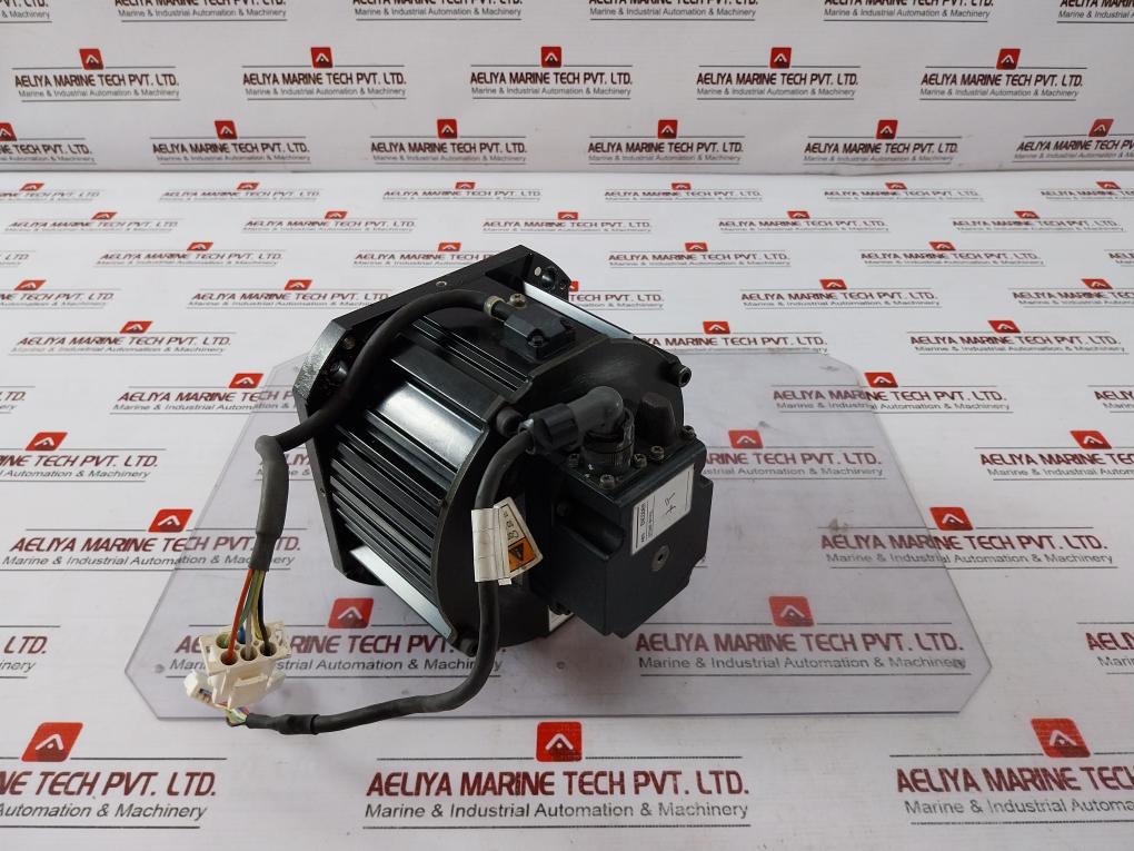 Yaskawa Electric Sgmrs-06A2B-yr21 Ac Servo Motor 2000 Rpm 4.0 A 200 V