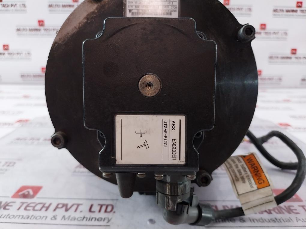 Yaskawa Electric Sgmrs-06A2B-yr21 Ac Servo Motor 2000 Rpm 4.0 A 200 V