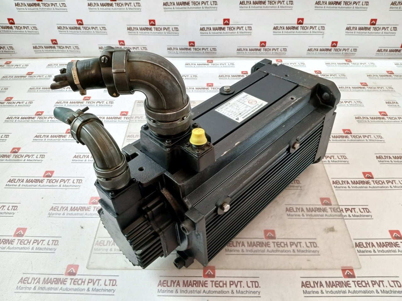 Yaskawa Electric Sgms-1Aa2B-nk11 Ac Servo Motor