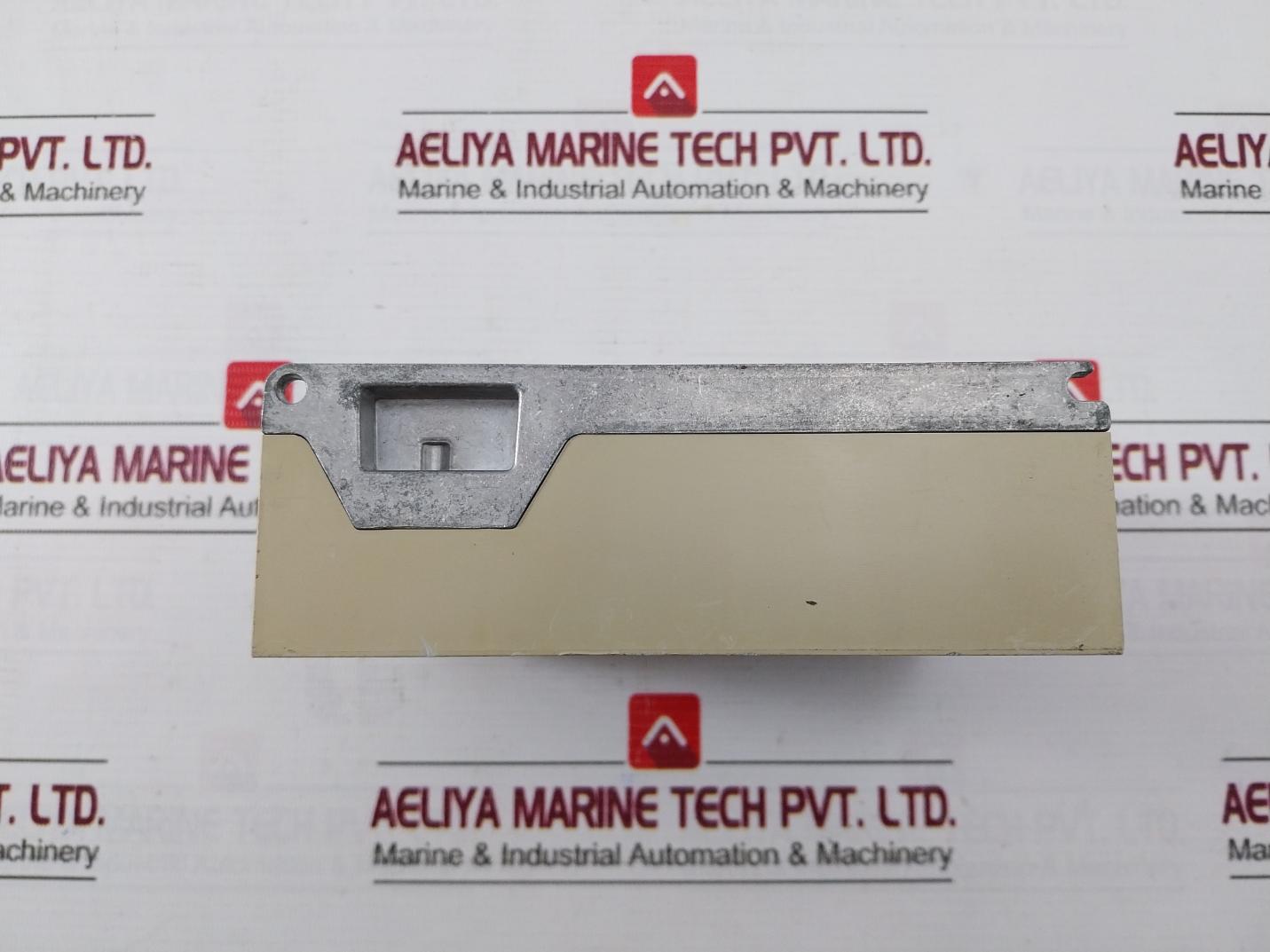 Yaskawa Sgdm-01Ada Servo Amplifier 1Ph 200-230V 50/60Hz 2A (Not Working)