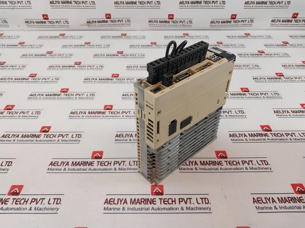 Yaskawa Sgdv-2R8A11A Servo Drive 200-230V 50/60Hz 2A