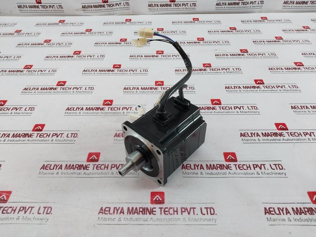 Yaskawa Sgmph-02A2A-yr12 Ac Servo Motor 200W 200V 2.0A 0.637 R/Min: 3000 Ins.B