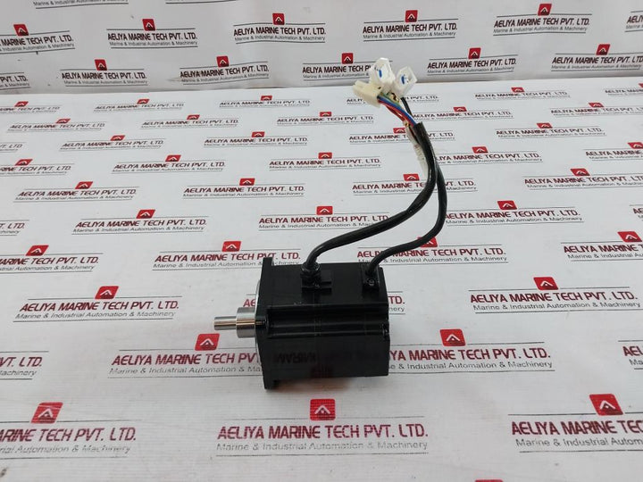 Yaskawa Sgmph-02A2A-yr12 Ac Servo Motor 200W 200V 2.0A 0.637 R/Min: 3000 Ins.B