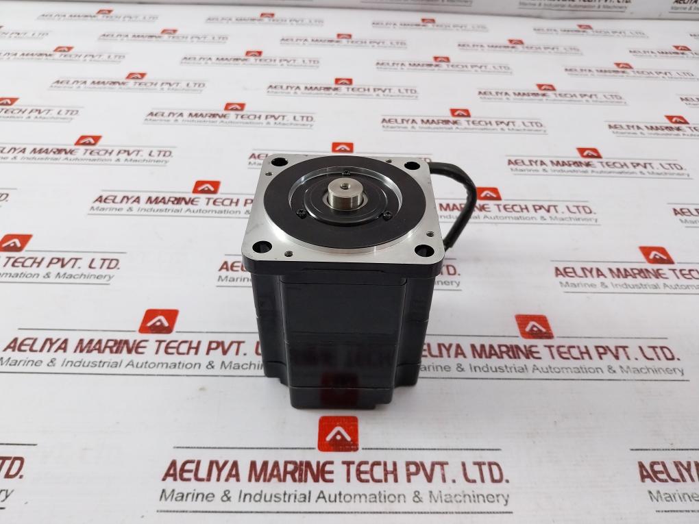 Yaskawa Sgmph-02A2A-yr12 Ac Servo Motor R12092-065-18 200 W 3000 Rpm