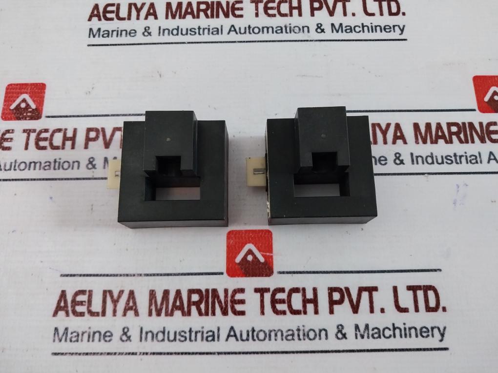 YASKAWA UND-300C/350 Current Transformer 4V/350AT