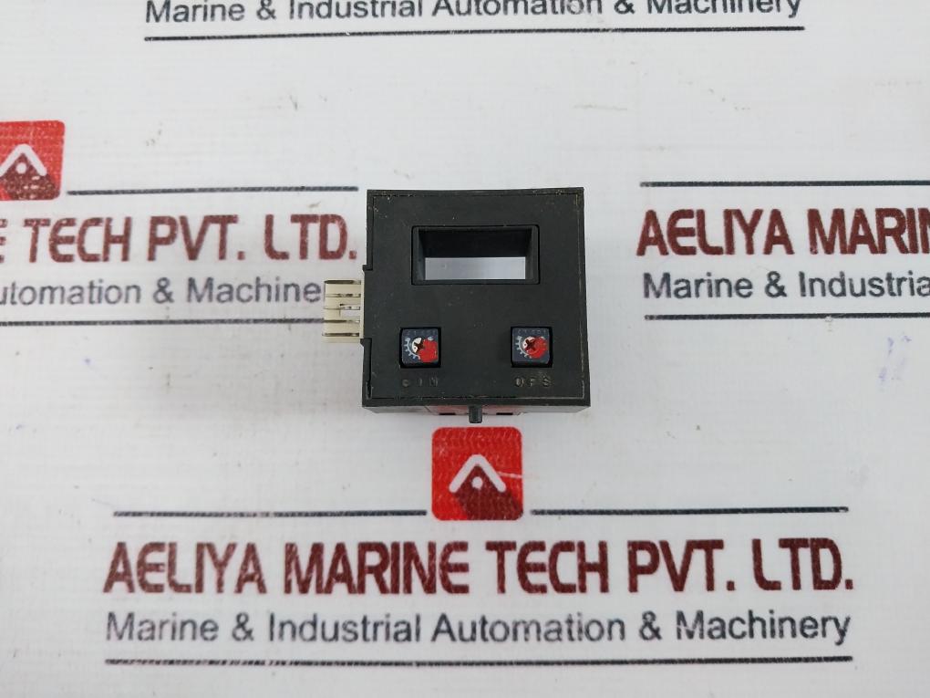 YASKAWA UND-300C/350 Current Transformer 4V/350AT