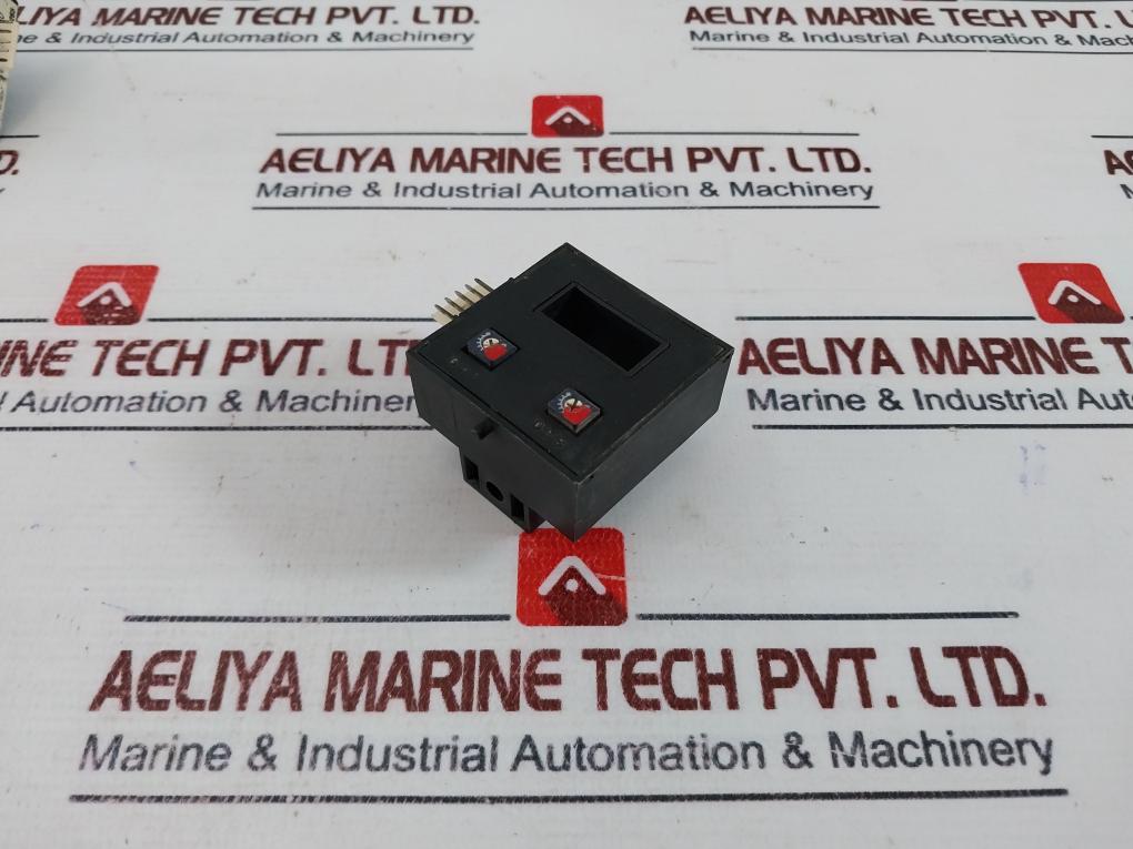 YASKAWA UND-300C/350 Current Transformer 4V/350AT