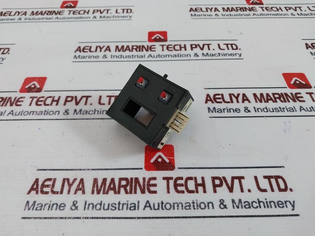 YASKAWA UND-300C/350 Current Transformer 4V/350AT