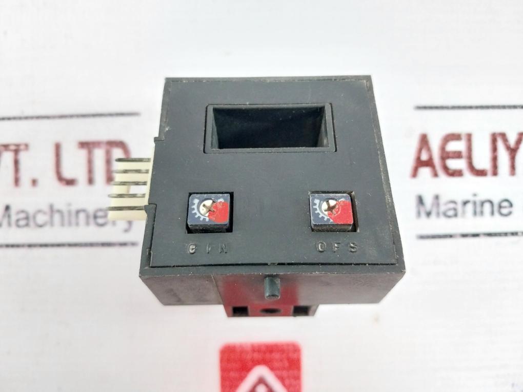 YASKAWA UND-300C/350 Current Transformer 4V/350AT