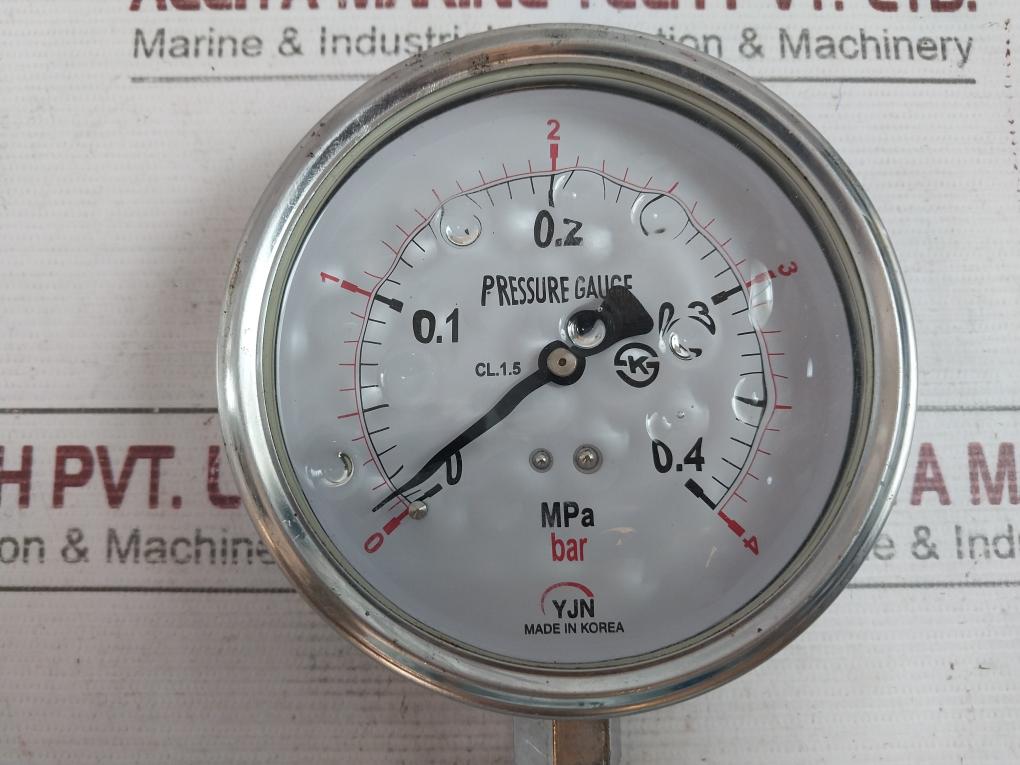 Yjn 0-4 Bar Liquid Filled Pressure Gauge Cl 1.5 0-0.4 Mpa