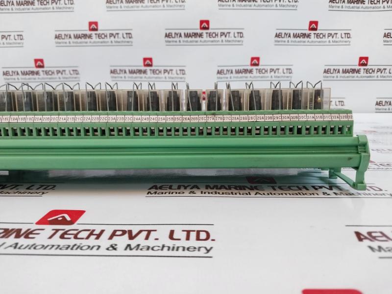 YOKOGAWA NAYB-YR032-114@A, OMRON, 24VDC, 10A Relay