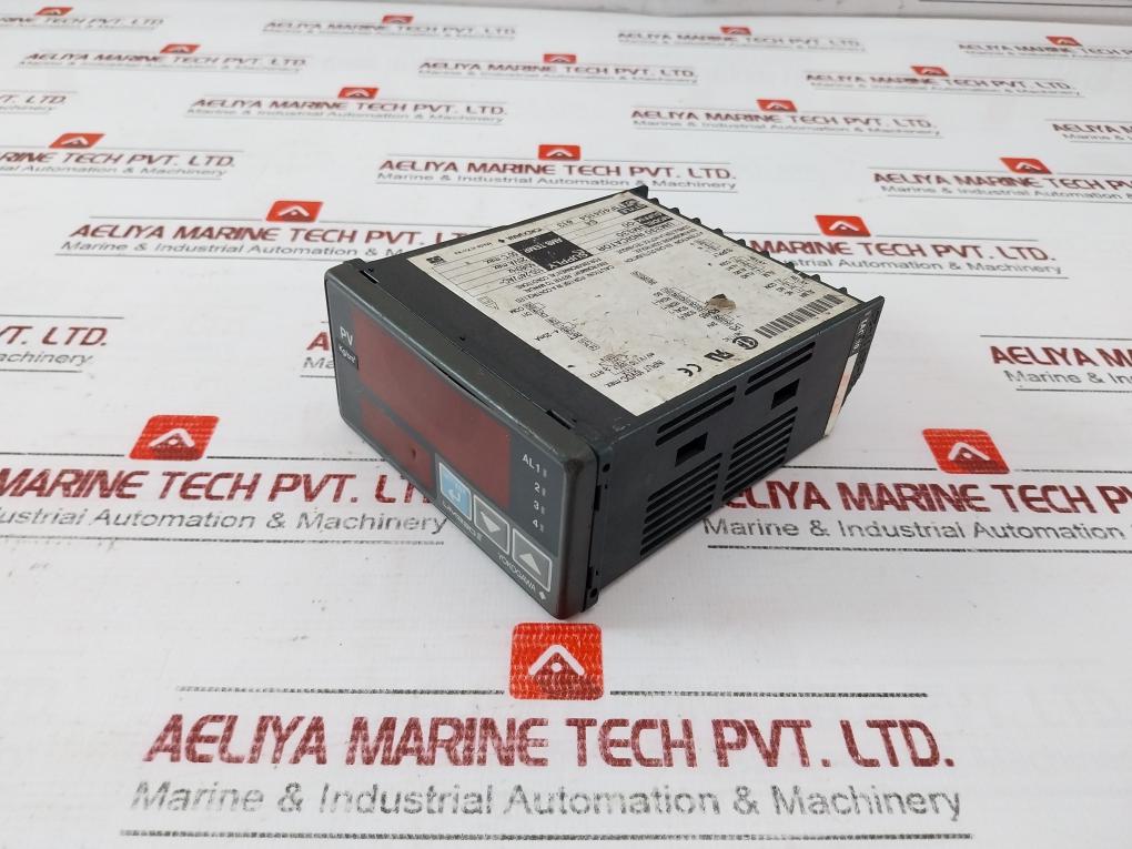 Yokogawa Um330 Digital Temperature Indicator 100-240vac 20va Max 10vdc Input