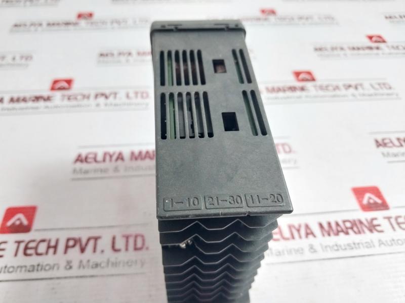 Yokogawa Ut320 Digital Indicating Controller 100-240Vac