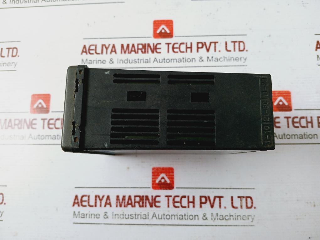 Yokogawa Ut320 Digital Indicating Controller Ut320-00 100-240Vac 50/60Hz 20Va