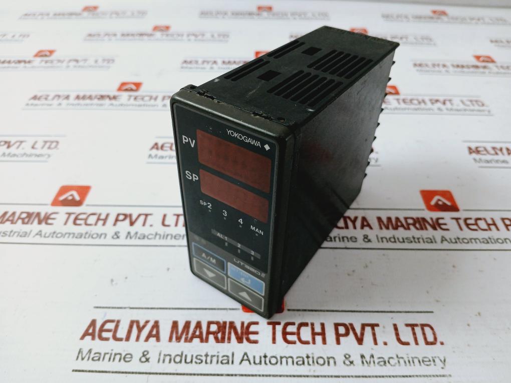 Yokogawa Ut320 Digital Indicating Controller Ut320-00 100-240Vac 50/60Hz 20Va
