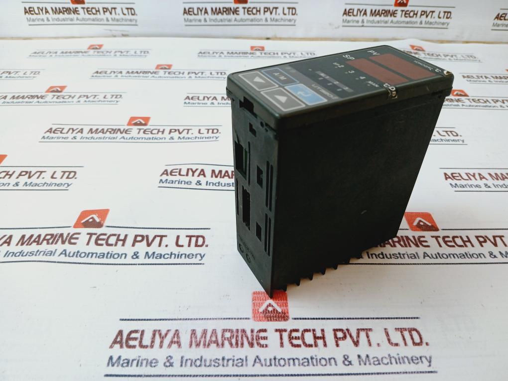 Yokogawa Ut320 Digital Temperature Controller 100-240vac 50/60hz