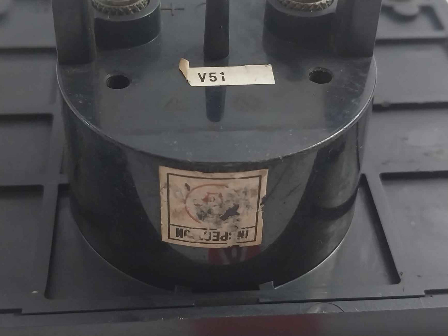 Yokogawa V12-n-l-bl Analog Panel Voltmeter 0-600V