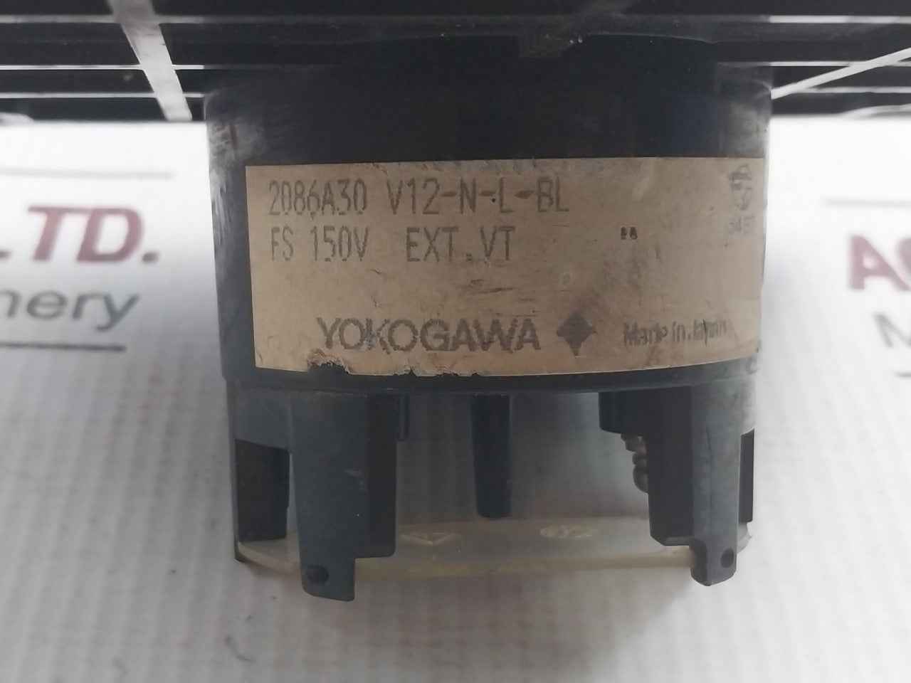 Yokogawa V12-n-l-bl Analog Panel Voltmeter 0-600V