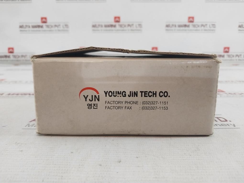 Youngjin Bourdon Tube Pressure Gauge 0-100 Bar 13042414 100Mm