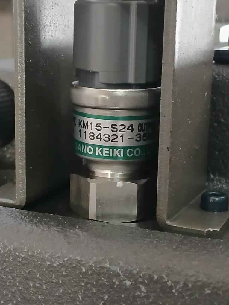 Yuken Ase10-4Ce-g200B-b00-3002 Ac Servo Motor B3G-03-10 Dc24V 0-100Hz