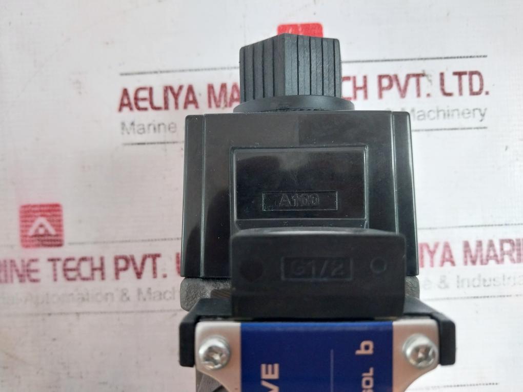 Yuken Dsg-03-2B8-a100-50 Solenoid Operated Directional Valve Vk31717-0-0A